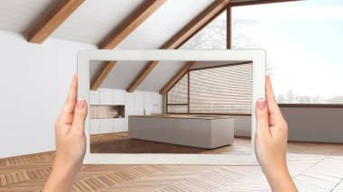 Gelişmiş gerçeklik kavramı. Boş ahşap iç kısımlardaki mobilya ve tasarım ürünlerini taklit etmek için kullanılan AR uygulamalı el bilgisayarı tableti.