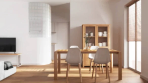 背景がぼやけて 最小限のダイニングとリビングルーム 椅子付きの木製テーブル キッチンの上のガラスブロック壁 キャビネットとソファだ 北欧モダンなインテリアデザイン — ストック写真
