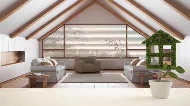 Beyaz masa üstü ya da raf içinde ev, japandi tavan arası oturma odası iç tasarımı, emlak, ekolojik mimari konsepti şeklinde yeşil bitki olan.