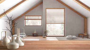 Zen meditasyon odasının üzerinde minimalist modern vazolarla ahşap masa veya raf. Tatami ve yastıklar, reçine tabanı, minimalist iç mimari tasarım.