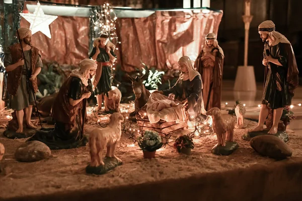 Świąteczny Żłób Józefem Marią Małym Jezusem — Zdjęcie stockowe