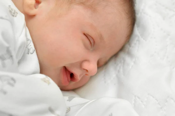 Nyfött Barn Sova Första Dagar Sjukhus — Stockfoto
