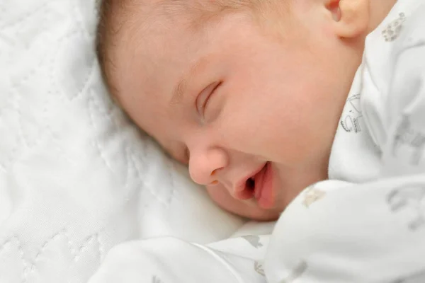 Νεογέννητο Μωρό Ύπνο Πρώτες Ημέρες Ένα Νοσοκομείο — Φωτογραφία Αρχείου