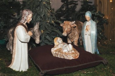 Joseph Mary ve küçük İsa ile Noel kreşi