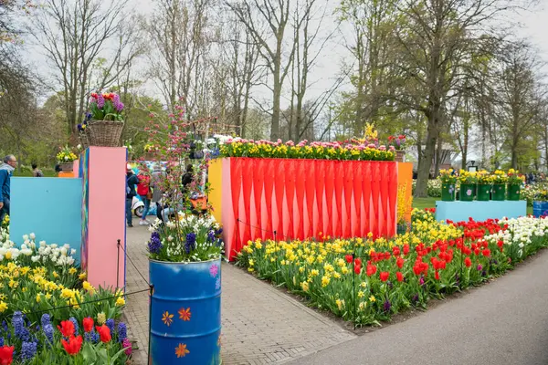 Lisse, Hollanda - 17 Nisan 2019: Keukenhof parkında dekorasyon