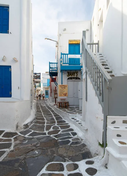 Mykonos Grecia Junio 2023 Turistas Tiendas Entre Las Casas Arquitectura — Foto de Stock