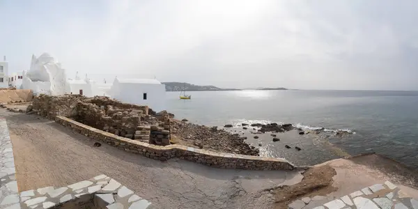 Die Orthodoxe Paraportiani Kirche Ist Ein Wahrzeichen Der Insel Mykonos lizenzfreie Stockfotos