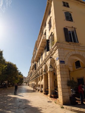 Yunanistan 'ın Korfu adasındaki Eski Kerkyra şehrinin dar sokakları