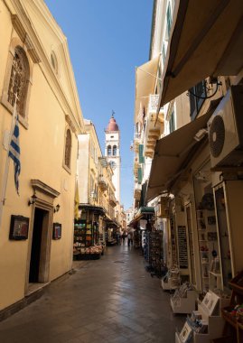 Yunanistan 'ın Korfu adasındaki Eski Kerkyra şehrinin dar sokakları