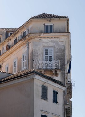 Yunanistan 'ın Korfu adasındaki Eski Kerkyra şehrinin dar sokakları