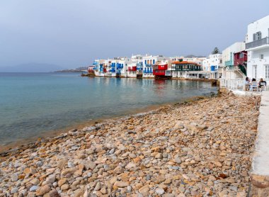 Yunanistan 'daki Mykonos adasının simgesi olan Küçük Venedik' in panoramik manzarası