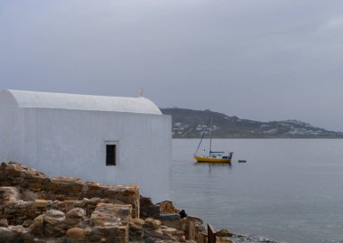 Ortodoks Paraportiani Kilisesi Yunanistan 'daki Mykonos adasının bir simgesidir.