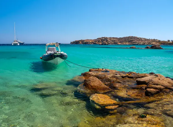 Paraga sahilinden Yunanistan 'daki Mykonos adasından gelen tekne ve yatlara kadar panoramik manzara