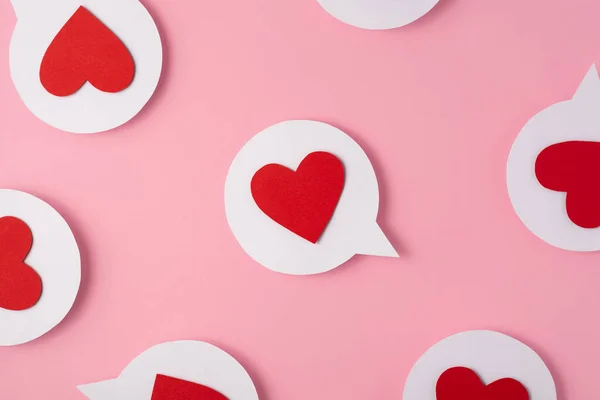Red Heart Speech Bubble Love Thoughts Pink Background Valentines Day — Stock Photo, Image