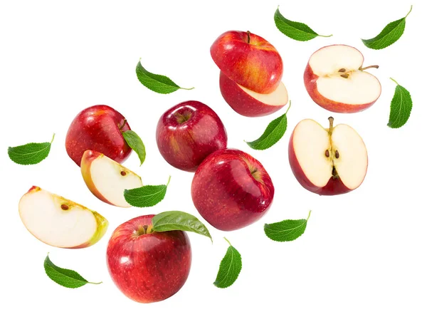 Manzanas Rojas Voladoras Con Hoja Verde Medio Aisladas Sobre Fondo —  Fotos de Stock