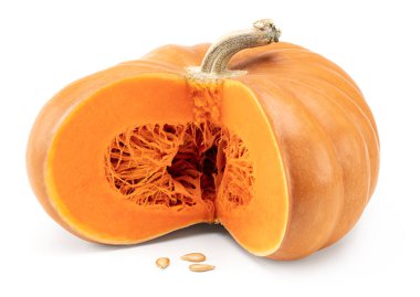 Beyaz arka planda izole edilmiş bir balkabağı parçası. kırpma yolu