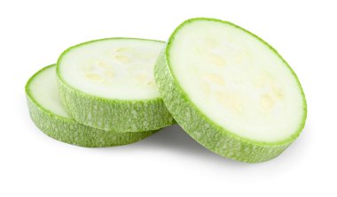 Dilimlenmiş kabak ya da beyaz arka planda izole edilmiş ilik. kırpma yolu