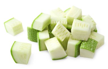 Dilimlenmiş kabak ya da beyaz arka planda izole edilmiş ilik. kırpma yolu