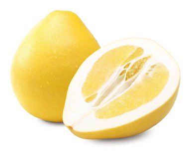 Pomelo meyvesinin yarısı beyaz arka planda yalıtılmış. kırpma yolu