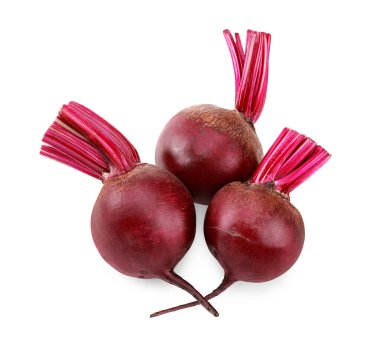 Pancar kökü beyaz arka planda izole edilmiş. kırpma yolu