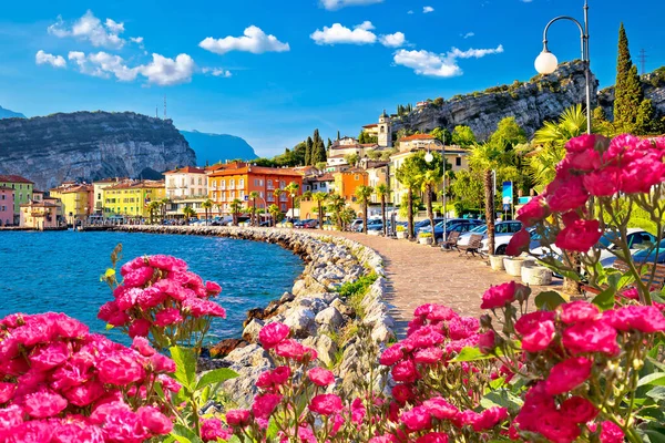 Kolorowe Miasta Torbole Nad Lago Garda Zobacz Waterfront Regionu Trentino — Zdjęcie stockowe