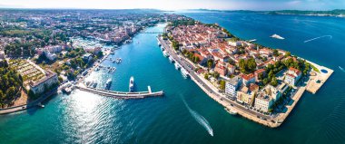 Zadar kentinin panoramik manzarası, Hırvatistan 'ın Dalmaçya bölgesinde turizm beldesi