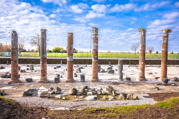 Ancient Roman Columns Artefacts Historic Site Aquileia Friuli Venezia Giulia — Stock Photo, Image
