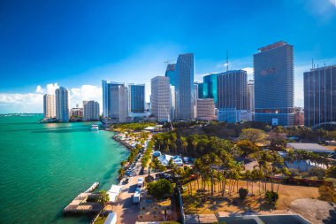 Miami Skyline parlak güneşli gün panoramik manzara, Florida, Amerika Birleşik Devletleri