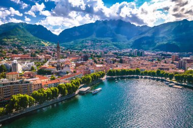 Lecco kasabası panoramik manzara, Lombardy bölgesindeki Como Gölü