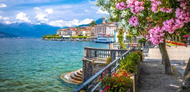 Bellagio Lungolago Europa kasabası ünlü göl manzaralı, Como Gölü, Lombardy bölgesi İtalya
