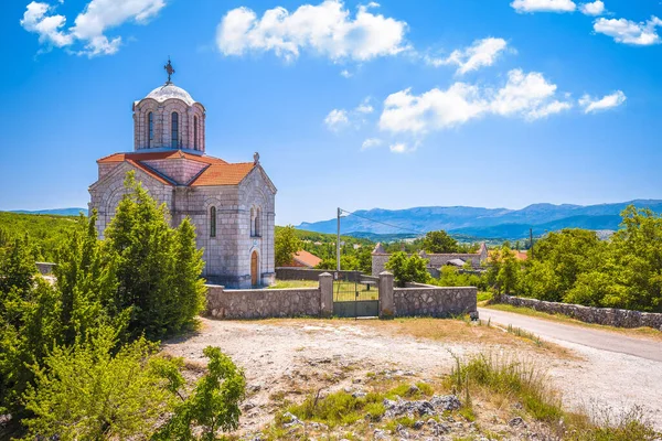 Cetina Folyó Forrás Ortodox Templom Kilátás Dalmácia Zagora Régió Horvátország — Stock Fotó