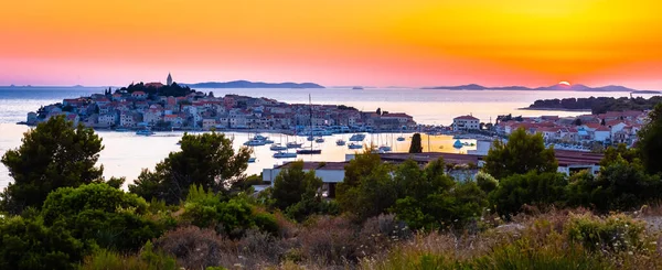 Adriatyk Turystycznym Miejscem Primosten Panoramiczny Widok Zachód Słońca Dalmacja Archipelag — Zdjęcie stockowe
