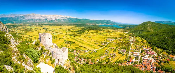 Stadt Vrlika Und Prozor Hügel Festung Ruinen Luftpanorama Dalmatien Zagora — Stockfoto