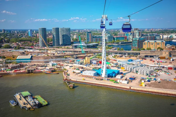 Thames Nehri ve İngiltere 'nin başkenti Greenwich Yarımadası' ndan Doğu Londra manzarasının gelişimi.