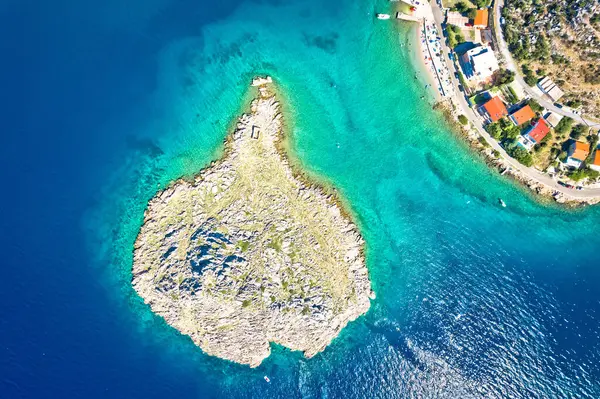 Kleine Insel Und Türkisfarbener Strand Von Sveti Juraj Unter Dem — Stockfoto