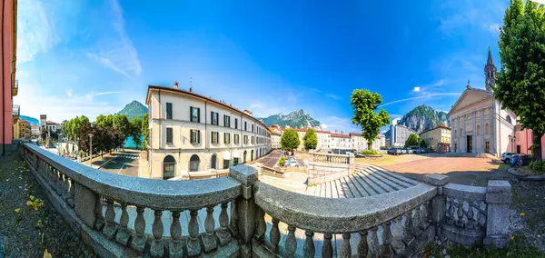광장과 파노라마 이탈리아의 롬바르디아 지역에 — 스톡 사진