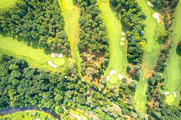 İtalya 'nın Lombardiya bölgesinde Monza hava sahasında golf sahası