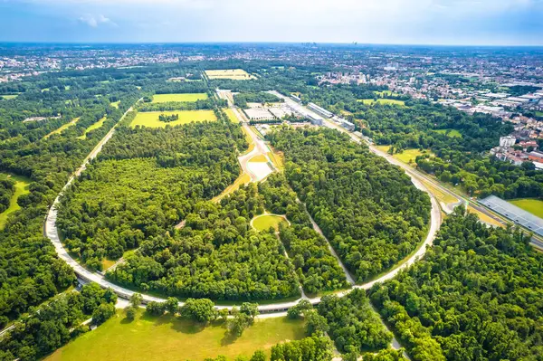 Monza yarışı, İtalya 'nın Lombardiya bölgesindeki Milano yakınlarındaki havadan görüntüyü sirküle etti.