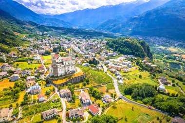 Santa Casa Lauretana manastırının Sondrio ilindeki Idyllic dağ kasabası Tresivio. İtalya 'nın Lombardiya bölgesi
