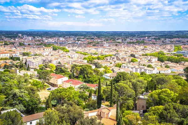 Fransa 'nın güneyindeki Tour Magne kulesinden panoramik manzara