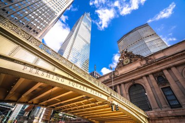 Pershing Square Plaza ve Grand Central terminal sokak manzarası, New York, ABD