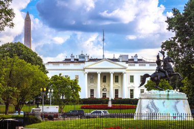 Beyaz Saray ön cephesi, Pennsylvania Caddesi ve Lafayette Meydanı manzarası, Washington DC, ABD 'nin başkenti.