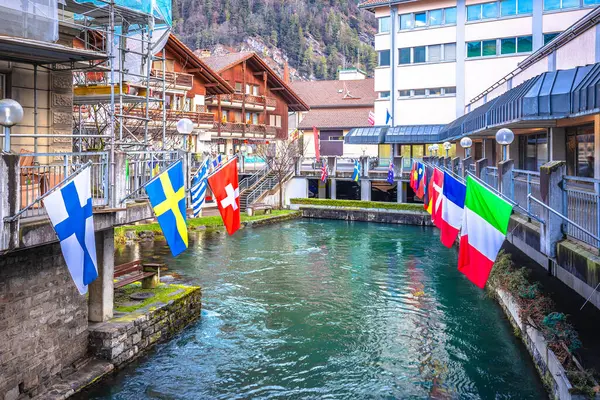 Alp manzaralı Interlaken kasabası, İsviçre 'nin Berner Oberland bölgesi