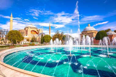 Ayasofya Büyük Camii ve İstanbul manzaralı çeşme, Türkiye 'nin simgeleri