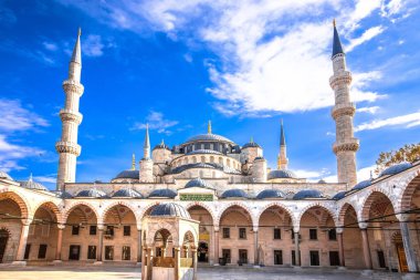 Mavi Cami, resmi olarak Sultan Ahmed Camii destanı, İstanbul, Türkiye 'nin simgeleri