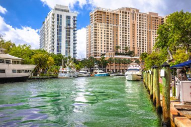 Fort Lauderdale 'de yeni bir nehir manzaralı, Florida Eyaleti, ABD