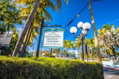 Key West, Florida, ABD, 30 Mart 2022: Key West 'teki Misafir evi tarihi mekanı. Florida Keys, ABD 'deki ünlü turizm merkezi.