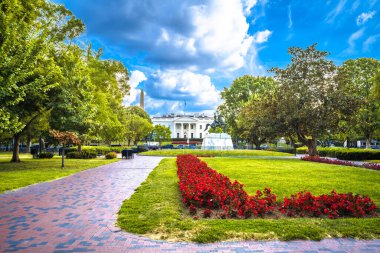 Beyaz Saray ön cephesi, Pennsylvania Caddesi ve Lafayette Meydanı manzarası, Washington DC, ABD 'nin başkenti.