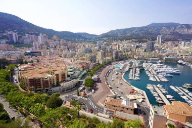 Marina ve Cityscape, Monaco, Avrupa ile Monte Carlo 'nun muhteşem panoramik görüntüsü