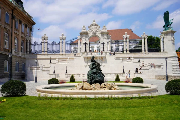ブダペスト ハンガリー 2022年5月25日 ブダペスト ハンガリー ヨーロッパのブダ城の建築 — ストック写真